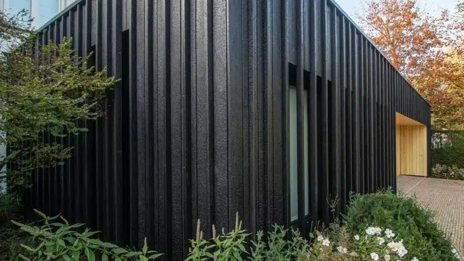 Qu’est-ce qu’un bardage en bois brûlé ?
