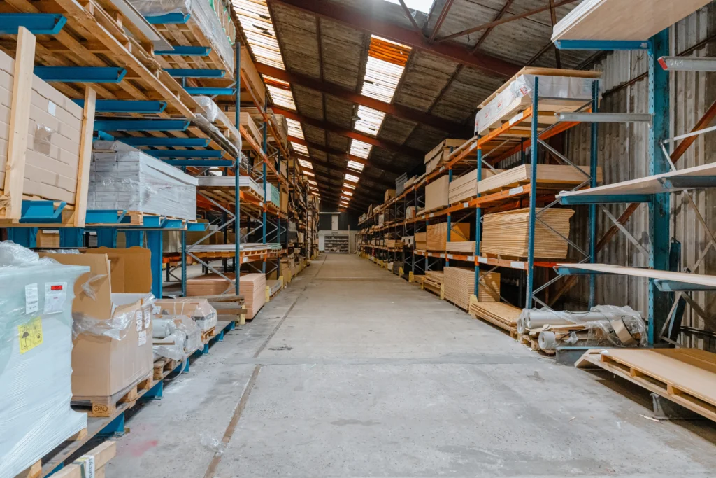 Large stock de panneaux